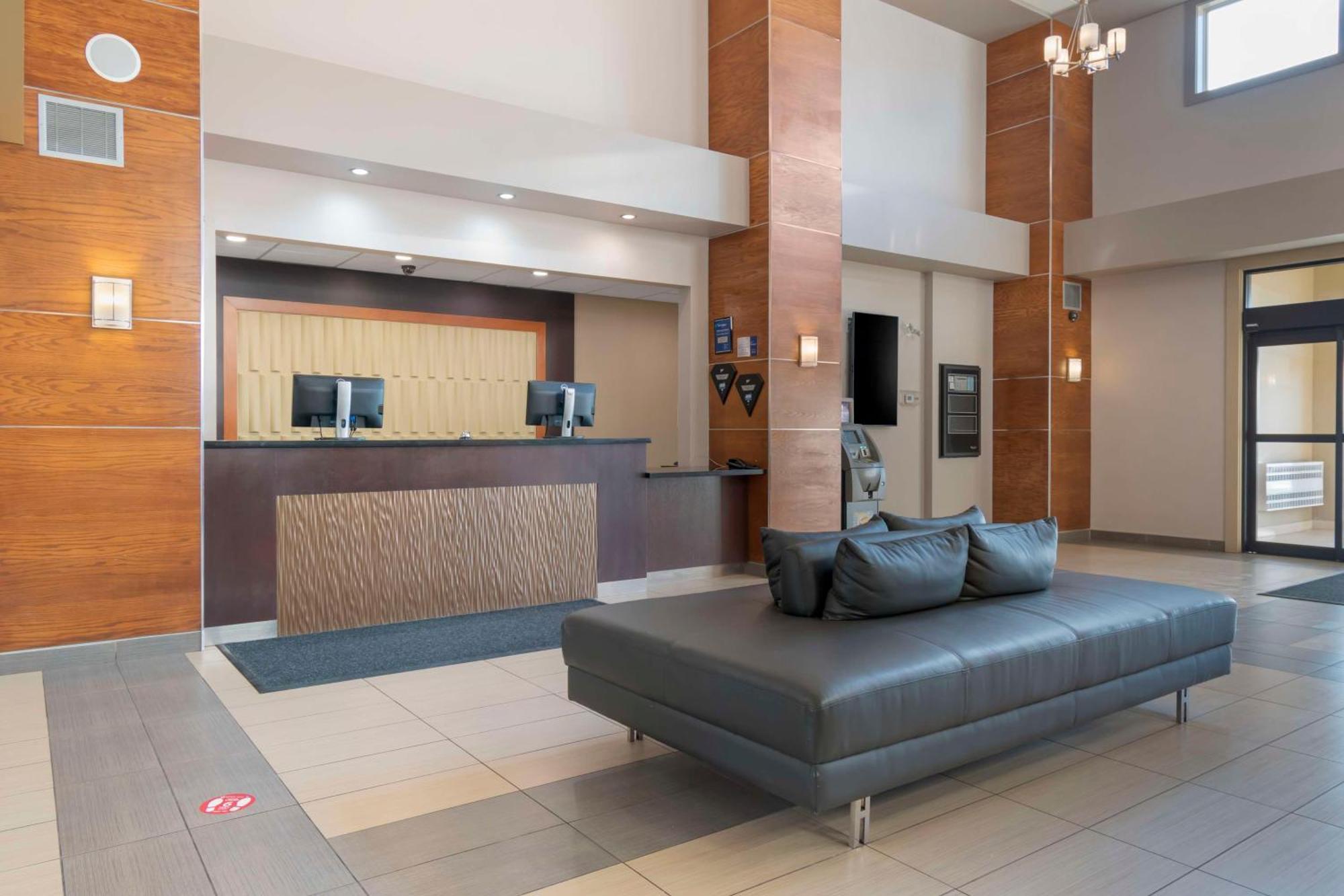 Best Western Plus Moose Jaw Exterior foto